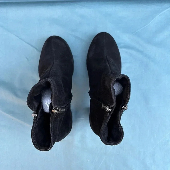 NWOT La Canadienne Women Myranda Waterproof Suede Lug Sole Bootie Size 6.5 Black - Picture 6 of 10